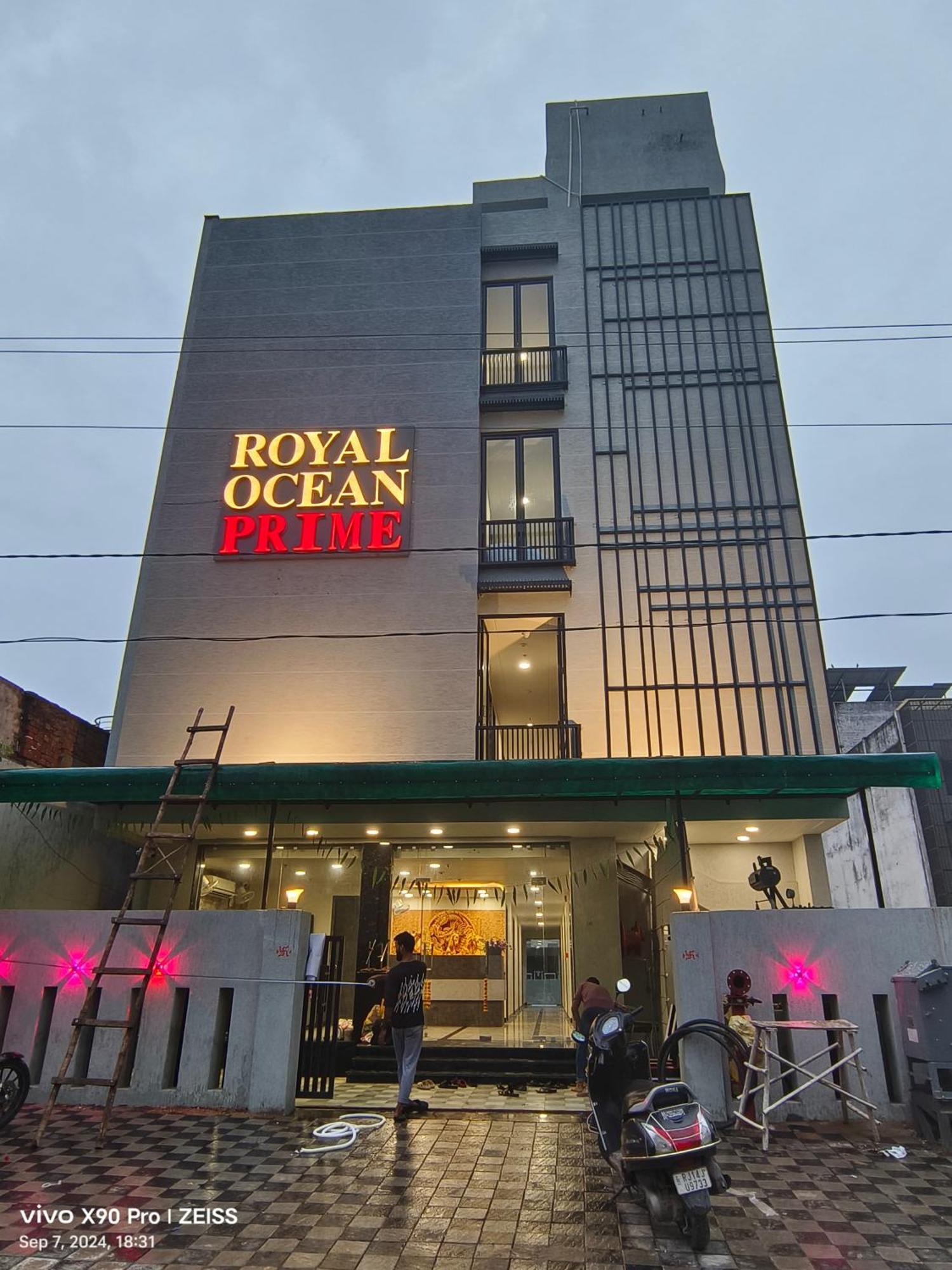 Hotel Royal Ocean Prime à Jaipur Extérieur photo